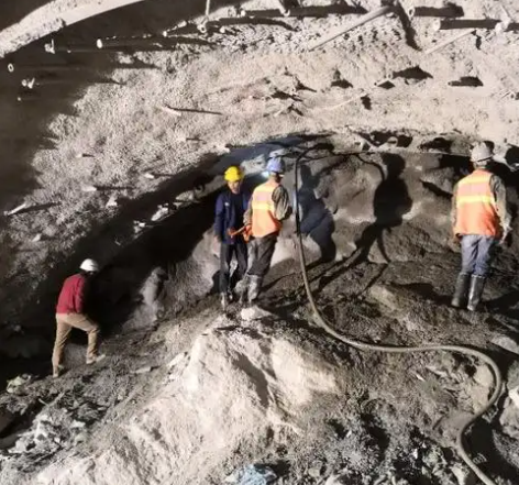 即墨拱顶带模注浆料的施工流程及注意事项